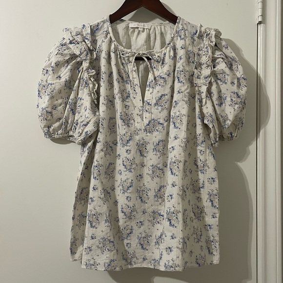 NWOT Olivaceous Puff Sleeve Blouse - Cream and Blue Floral Size M - Picture 2 of 7